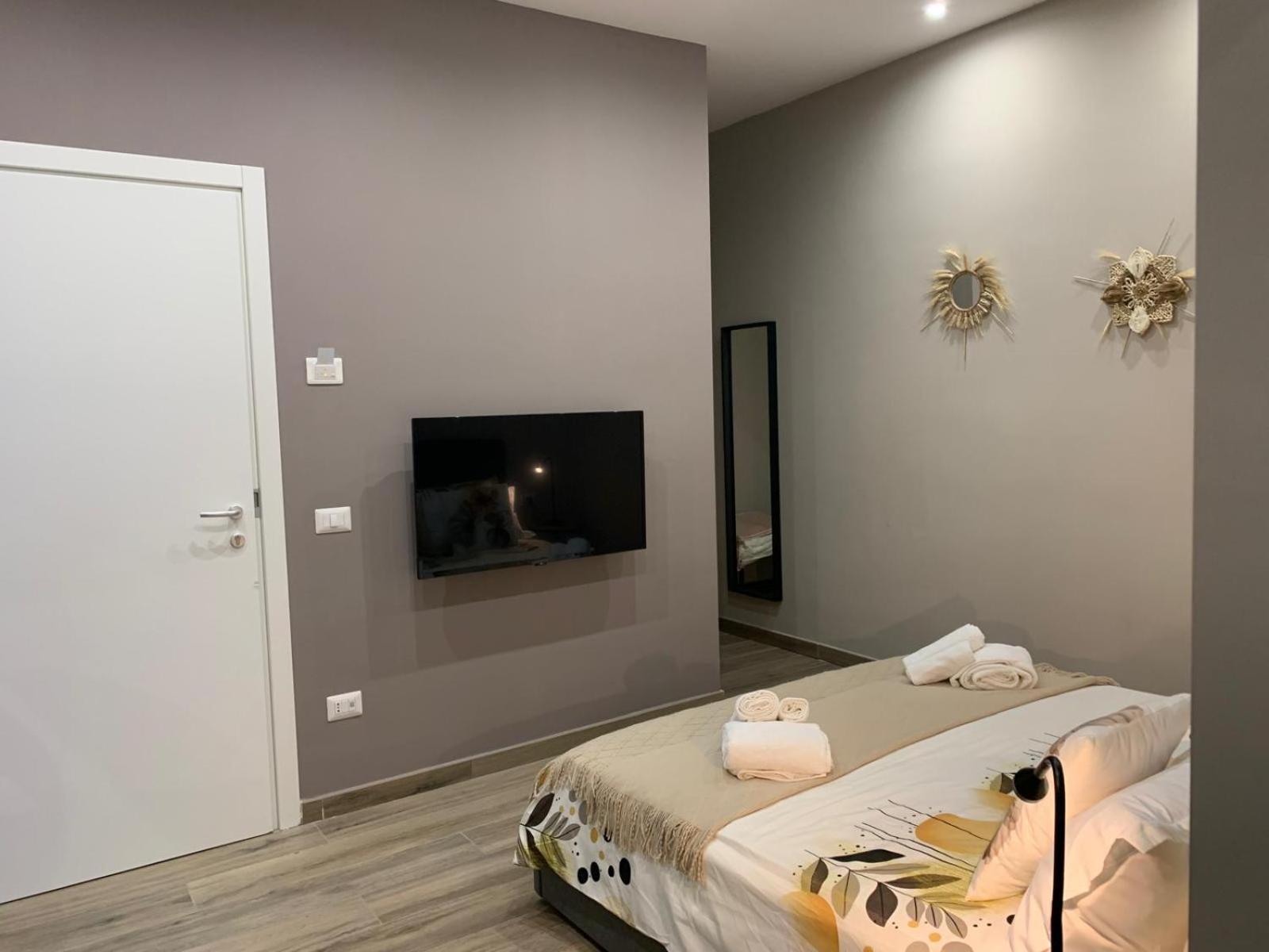 La Casa Di Bianca - Modern Suites Near Plebiscito Неаполь Экстерьер фото
